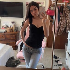 Meet your Posher, Kadence